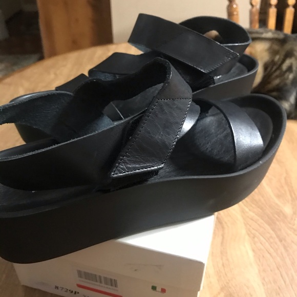 Made in Italy Piampiani Sandals - Picture 4 of 11